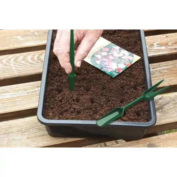 Transplanteur et Plantoir,...