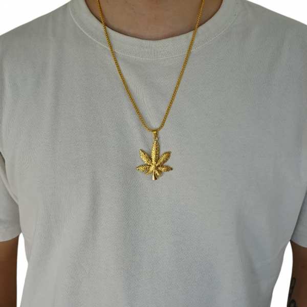 Collier Feuille de Cannabis...