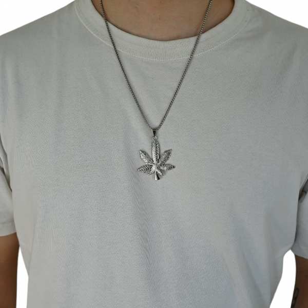 Collier Feuille de Cannabis...