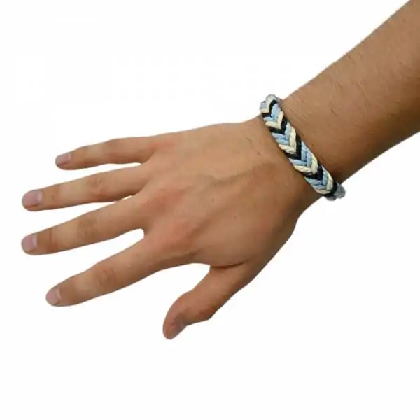 Bracelet en chanvre tressé...