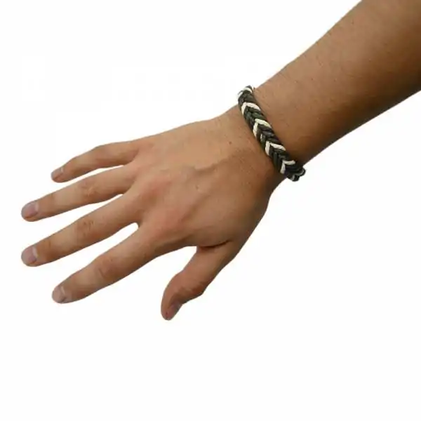 Bracelet en chanvre tressé...